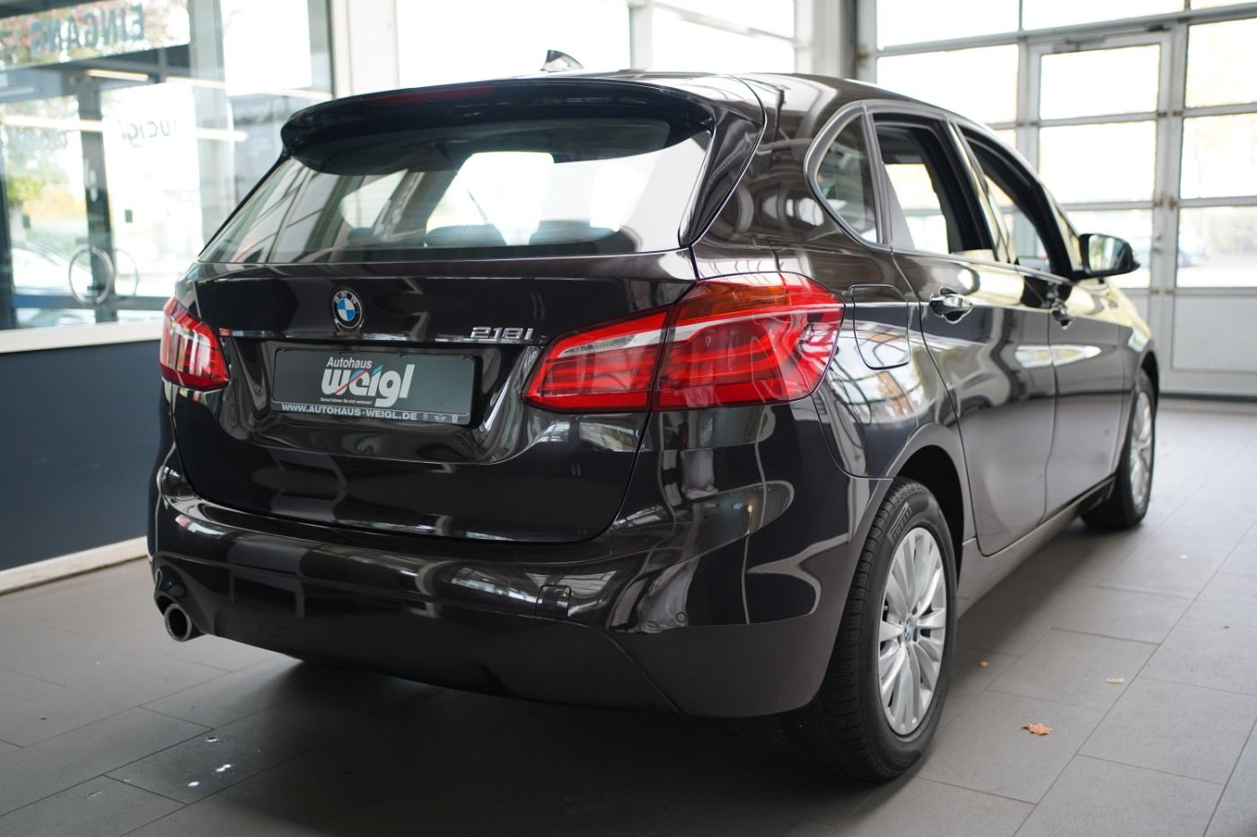 Fahrzeugabbildung BMW 218iA Active Tourer Advantage +AHK+Navi+LED+PDC+