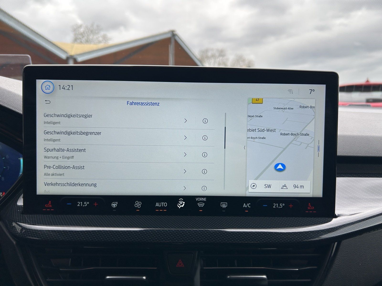 Fahrzeugabbildung Ford Focus Turnier 1.0 ST-Line X LED/ACC/KAMERA/NAVI/