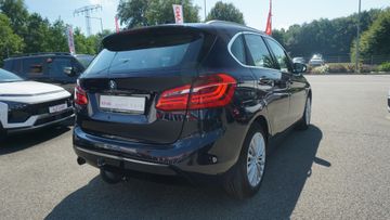 BMW 218 - 6