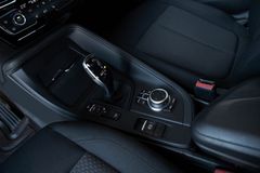 BMW X1 xDrive 25 d Advantage*M-Fahrwerk*Navi*PDC*19"