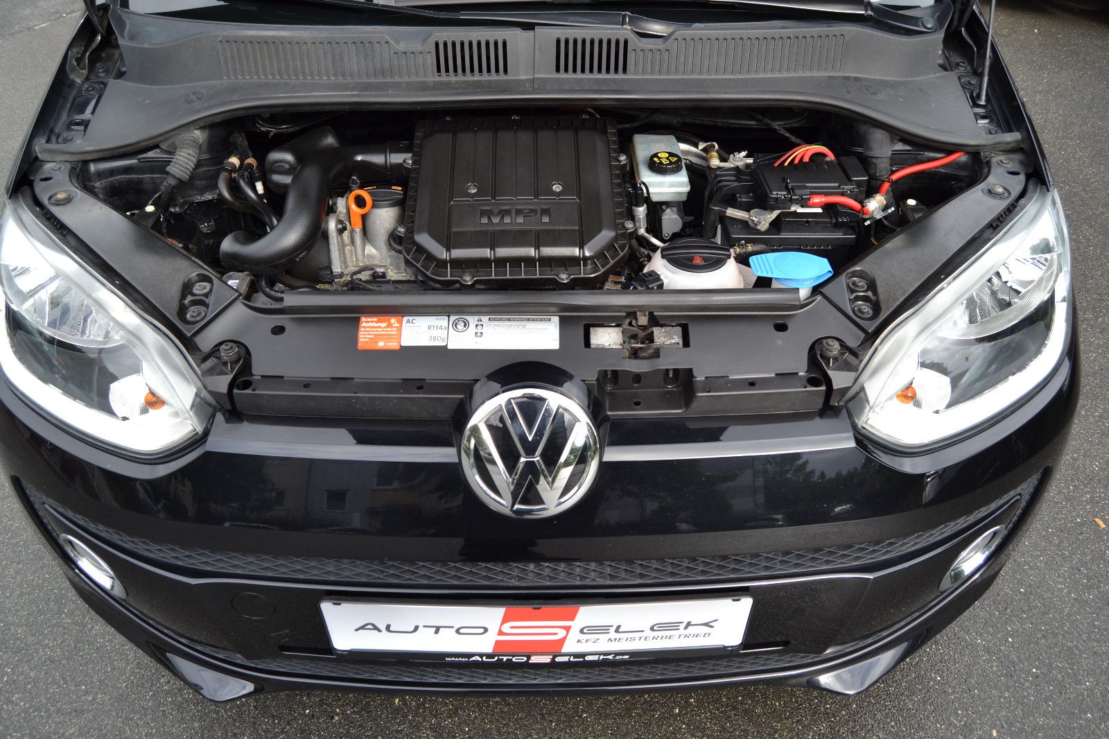 Fahrzeugabbildung Volkswagen up! black up!/Panoramadach/Klima/Navi