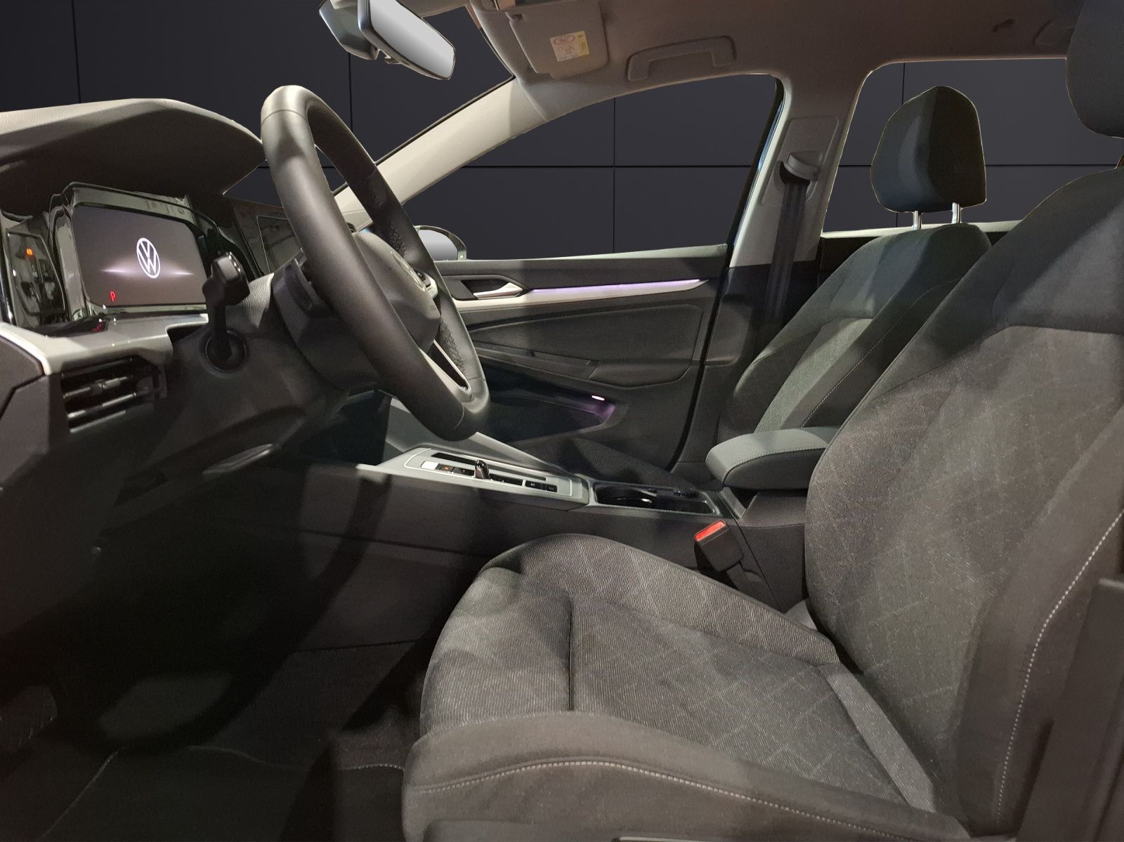 Fahrzeugabbildung Volkswagen Golf VIII Variant eTSI Life DSG LEDplus Navi AID