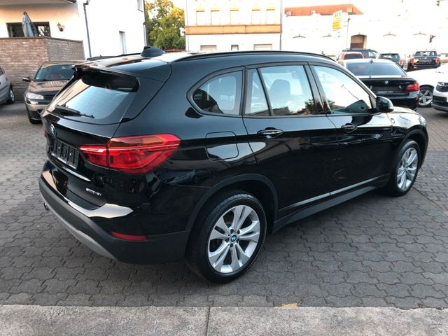 BMW X1 sDrive 1.8 i Automatik M Lenkrad