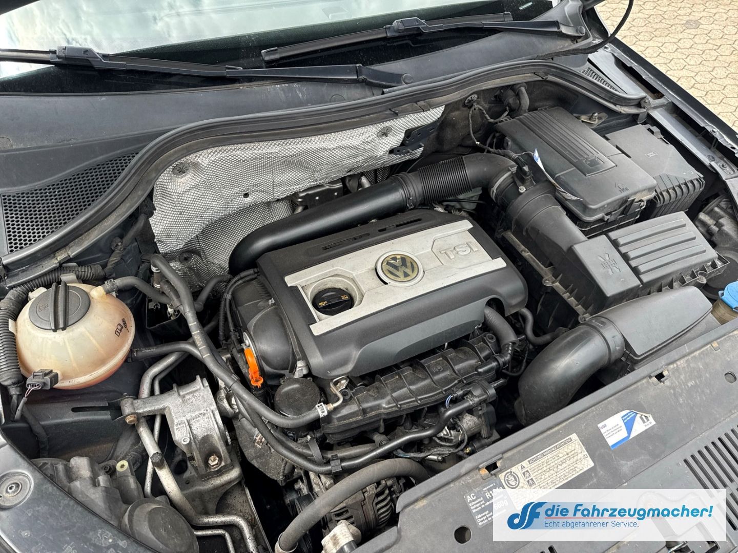 Fahrzeugabbildung Volkswagen Tiguan Sport & Style 4Motion El. Panodach *EXPO