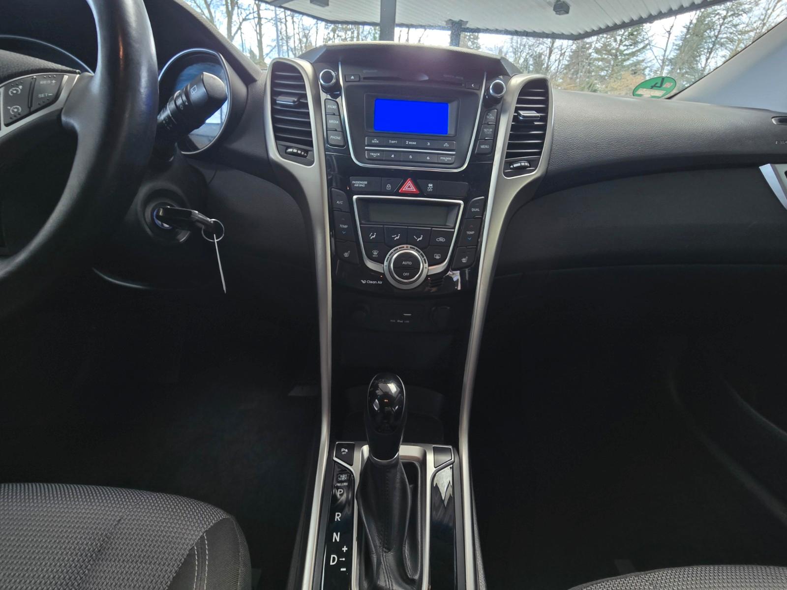 Hyundai i30 Kombi 1.6 GDi blue Passion Automatik Park/LM