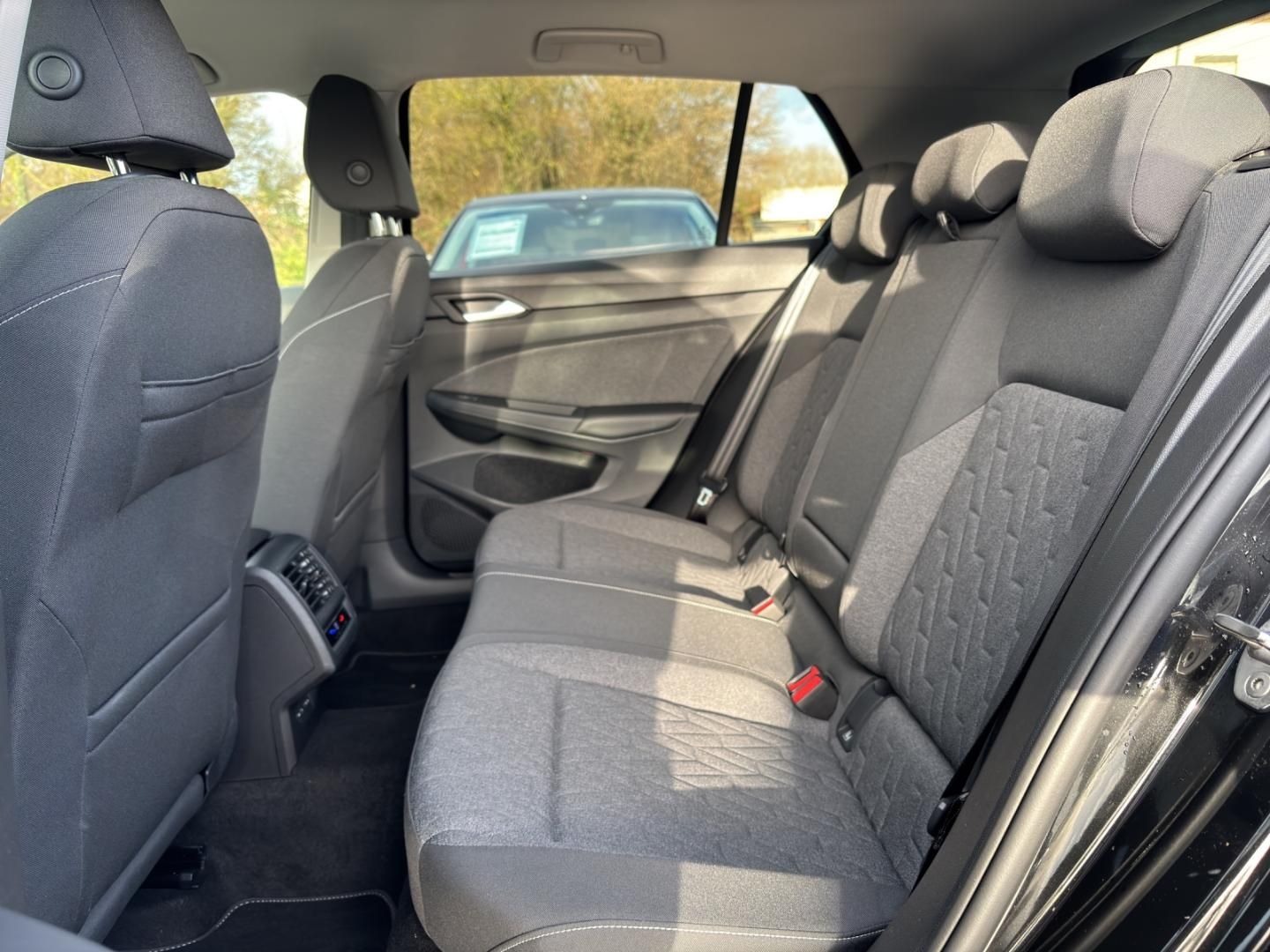 Fahrzeugabbildung Volkswagen Golf MOVE VIII MOVE 1,0 TSI, Navi, ACC,Rü-Kamera