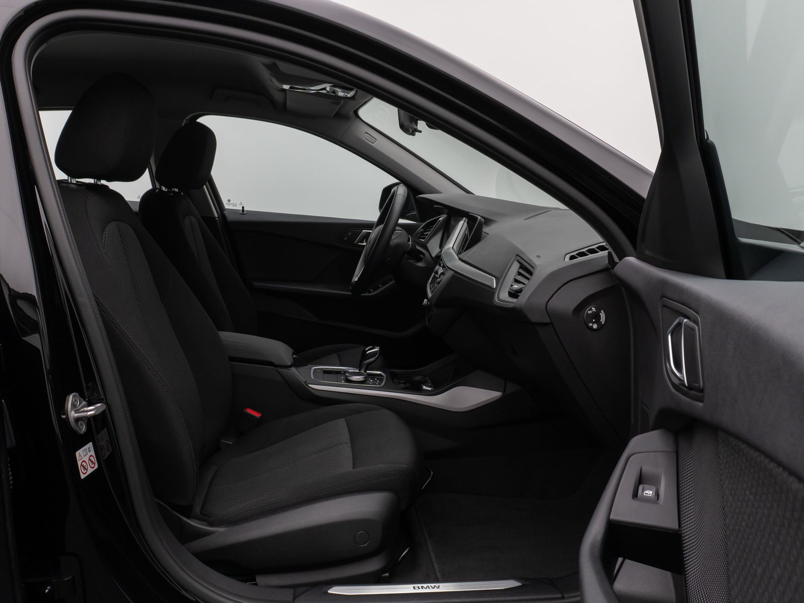 Fahrzeugabbildung BMW 118i PDC CockPitPro Alarm Geschwindigkeitsreg