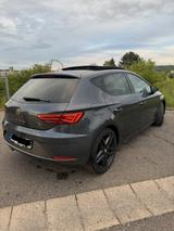 Seat Leon FR Black Matt 2.0*DSG*BEATS*Pano*LED*1.Hand - Seat Leon 1P mit Diesel-Antrieb