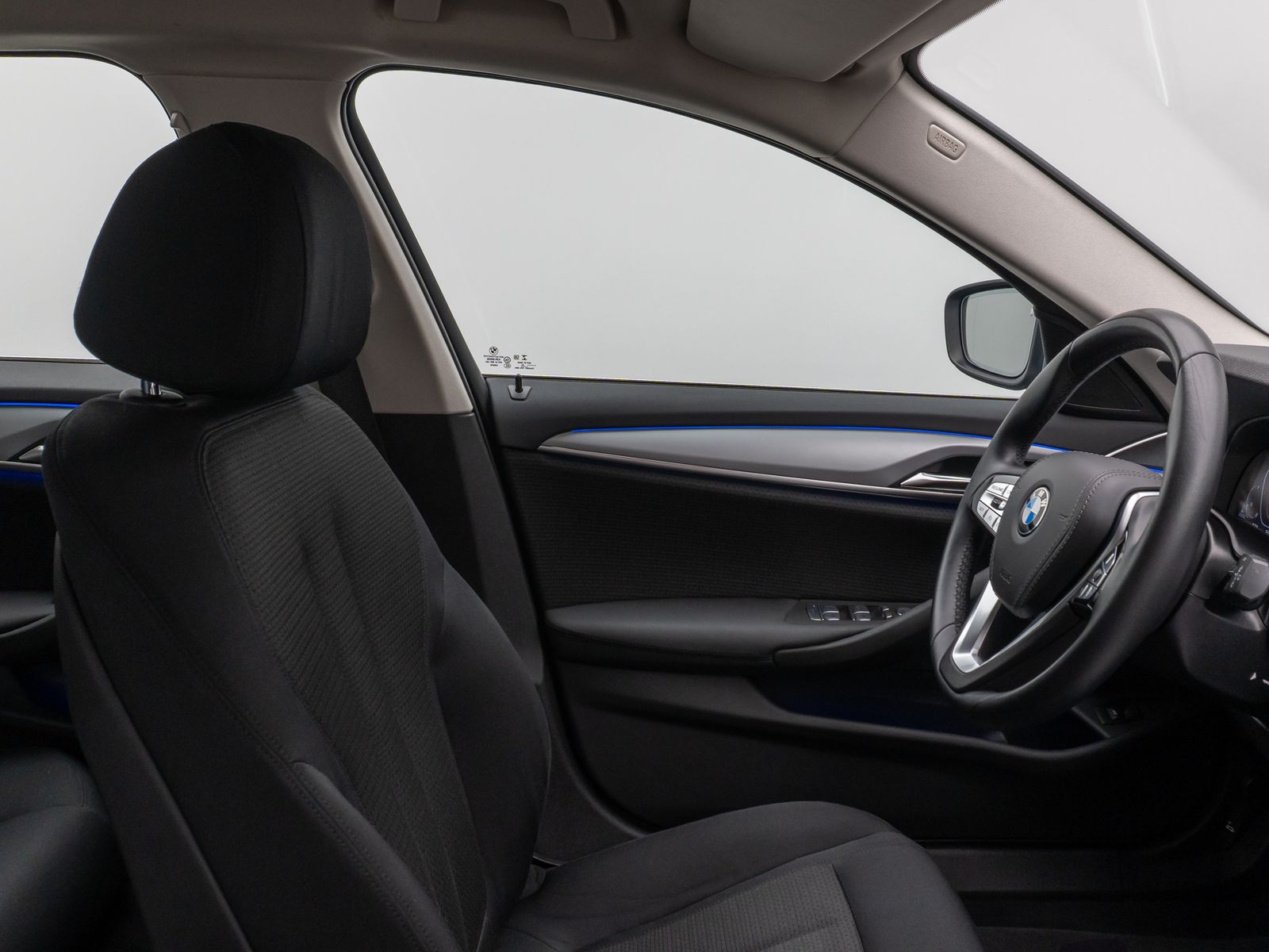 Fahrzeugabbildung BMW 520d Kamera HiFi HUD DAB WLAN Komfort Alarm AHK