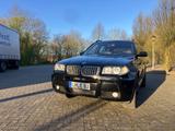BMW X3 3.0sd  Allrad M-Paket Panorama Leder