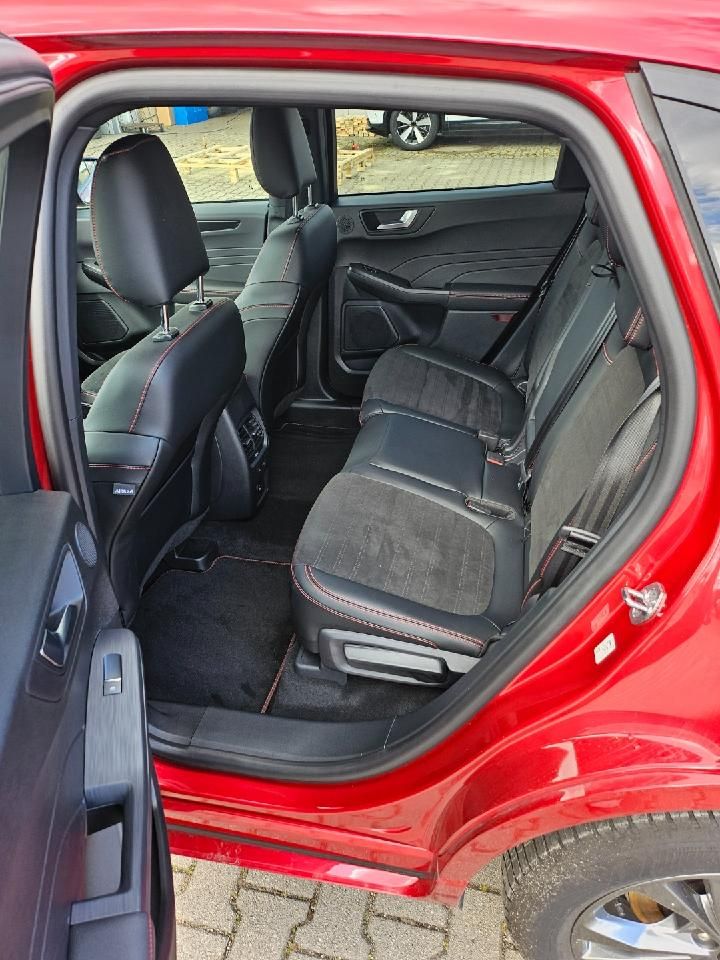Fahrzeugabbildung Ford Kuga Plug-In Hybrid ST-Line X