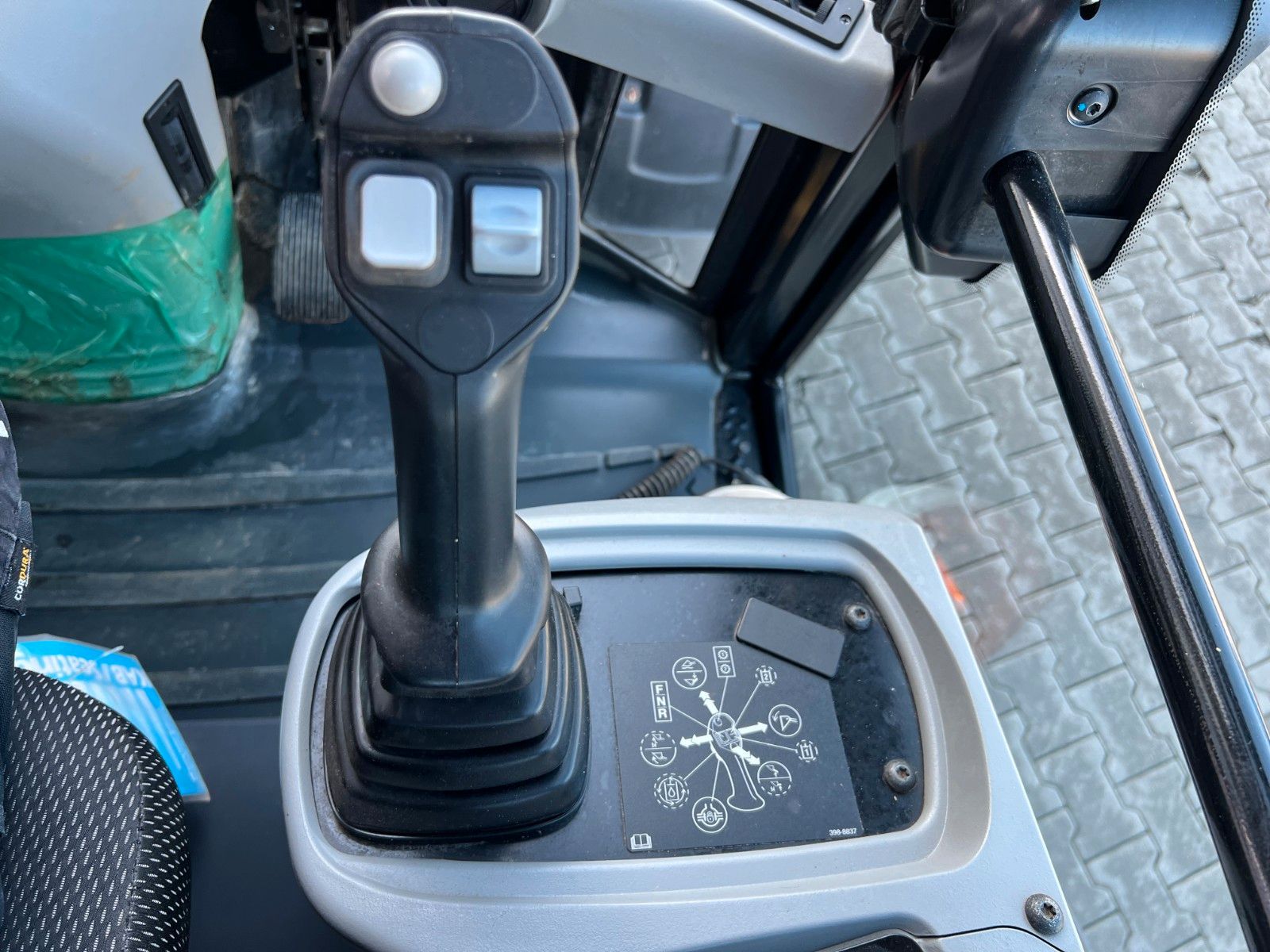 Fahrzeugabbildung CAT 906M / 2020 / nur 480h / Gabel / Schaufel