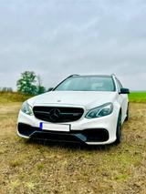 Mercedes-Benz E 63 AMG S Pano LED SHZ Leder HK Alu  - gebrauchte Mercedes-Benz E 63 AMG aus dem Jahr 2014