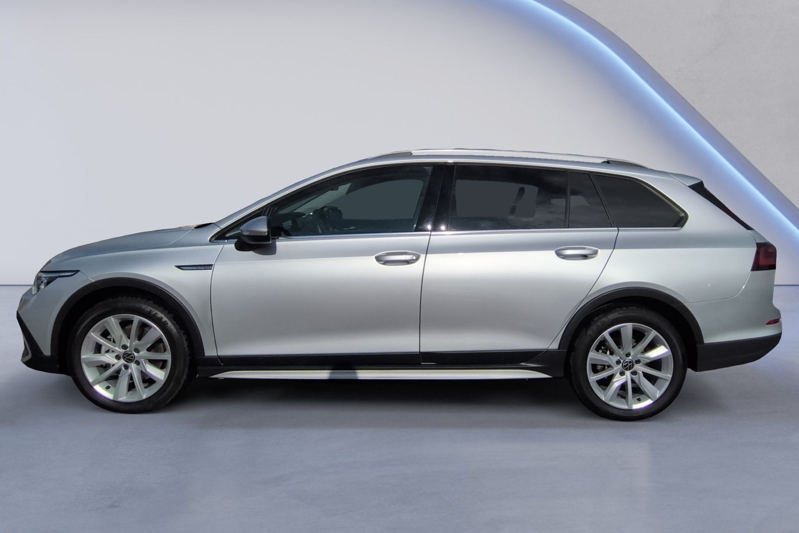 Golf VIII Alltrack 2.0 TDI DSG KAMERA+PANO+STHZ