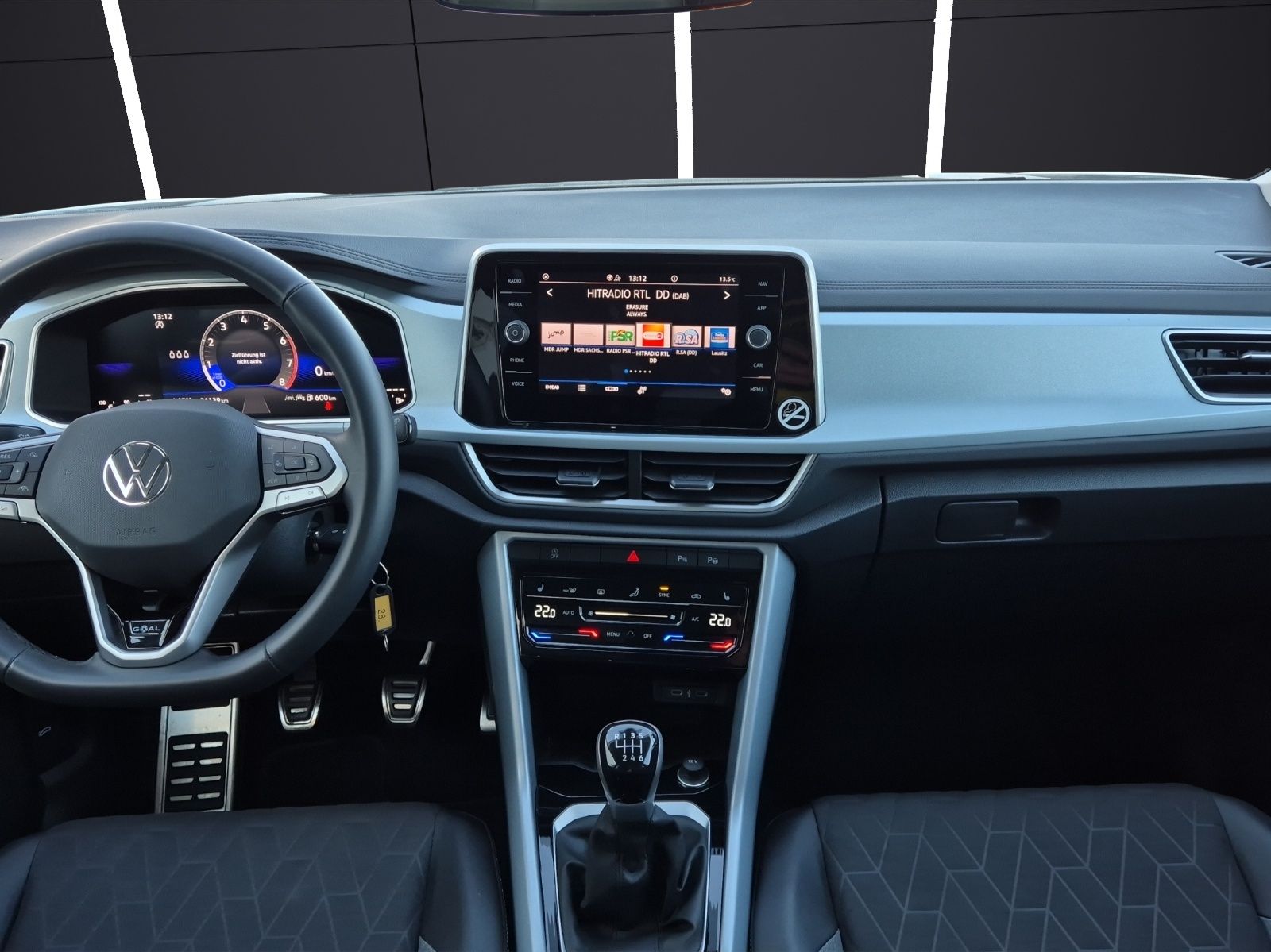 Fahrzeugabbildung Volkswagen T-Roc TSI Goal LED Navi AID ACC Park-Assist SH 1