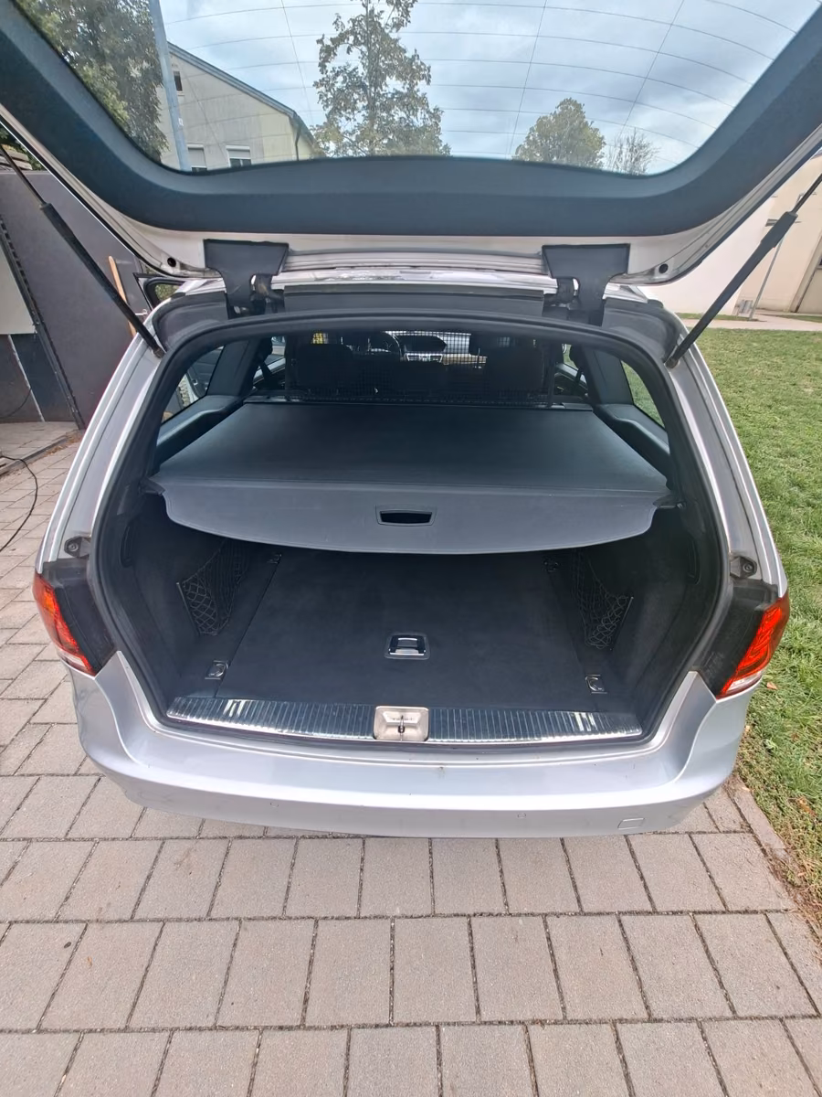 Mercedes-Benz E 220 d T-Model 9G Tronic