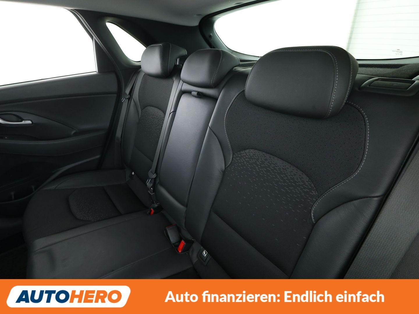 Hyundai i30 1.4 TGDI Premium Aut*NAVI*LED*ACC*CAM*PDC*