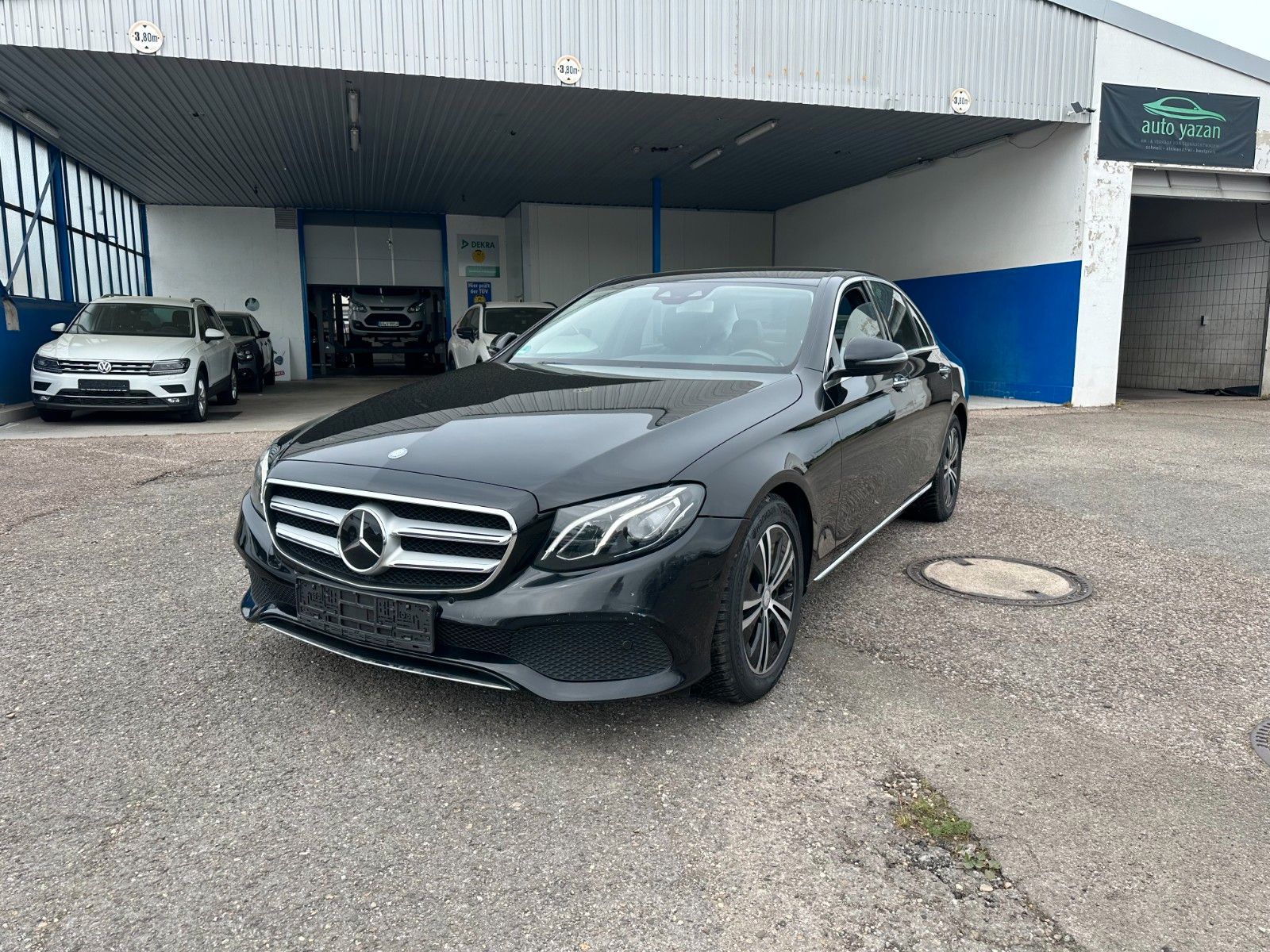 MERCEDES-BENZ E 220 E Limousine E 220 d / LED / KAMERA/Massage