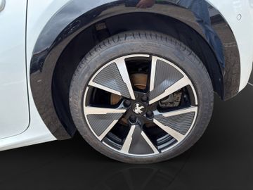 Peugeot 208 e GT Pack 136 50 kWh Navi+RFK+PDC+LED+Carpla