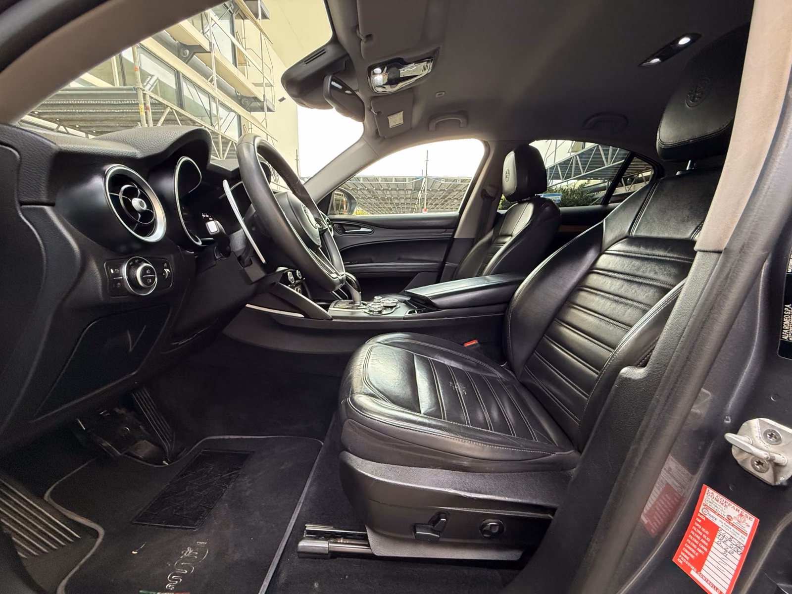 ALFA ROMEO STELVIO 2.2 DIESEL Q4 209ch SUPER - INTÉRIEUR CUIR - GPS - CAMÉRA - SIÈGES CHAUFFANTS ÉLECTRIQUES