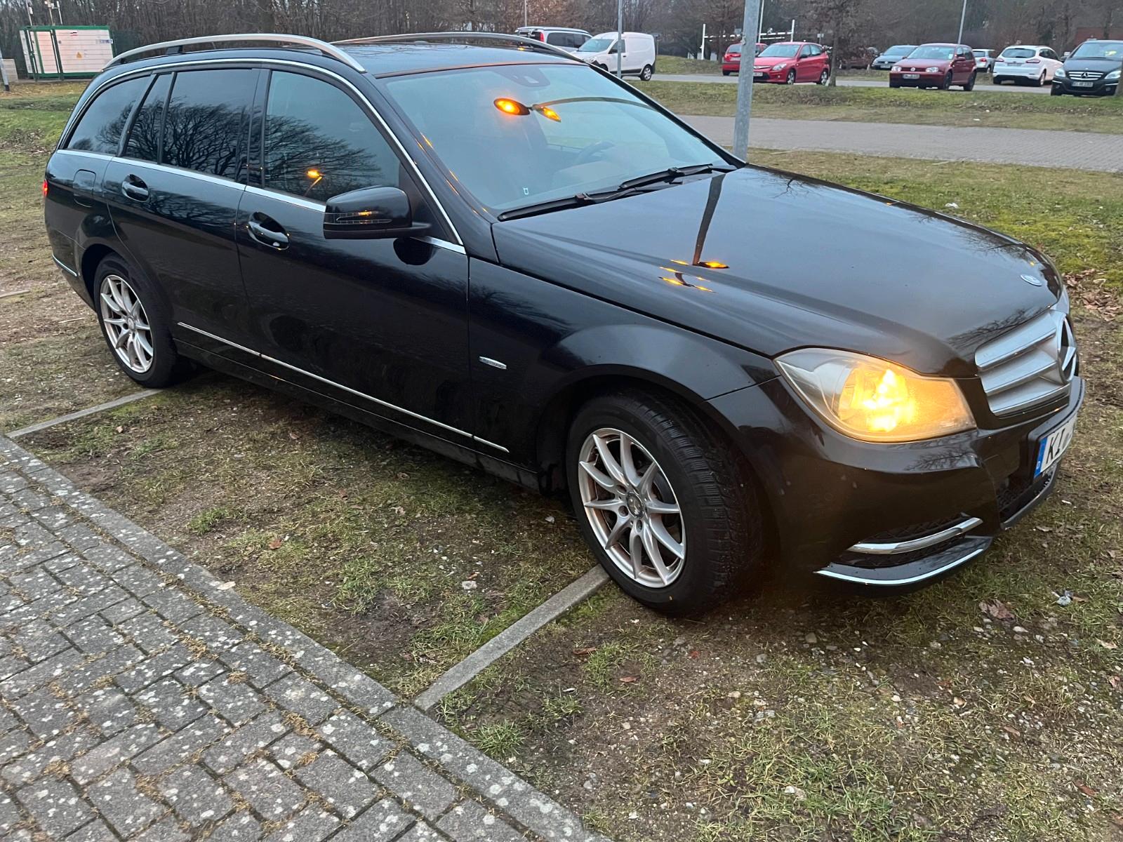 Mercedes-Benz C200 2011 — photo 5