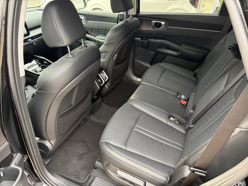 Fahrzeugabbildung Kia SORENTO PE 1.6T PHEV AWD PLUG&RIDE