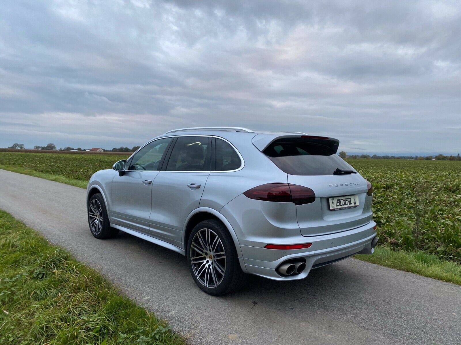 Fahrzeugabbildung Porsche Cayenne S Diesel*AHK*Pano*SHD*VOLL