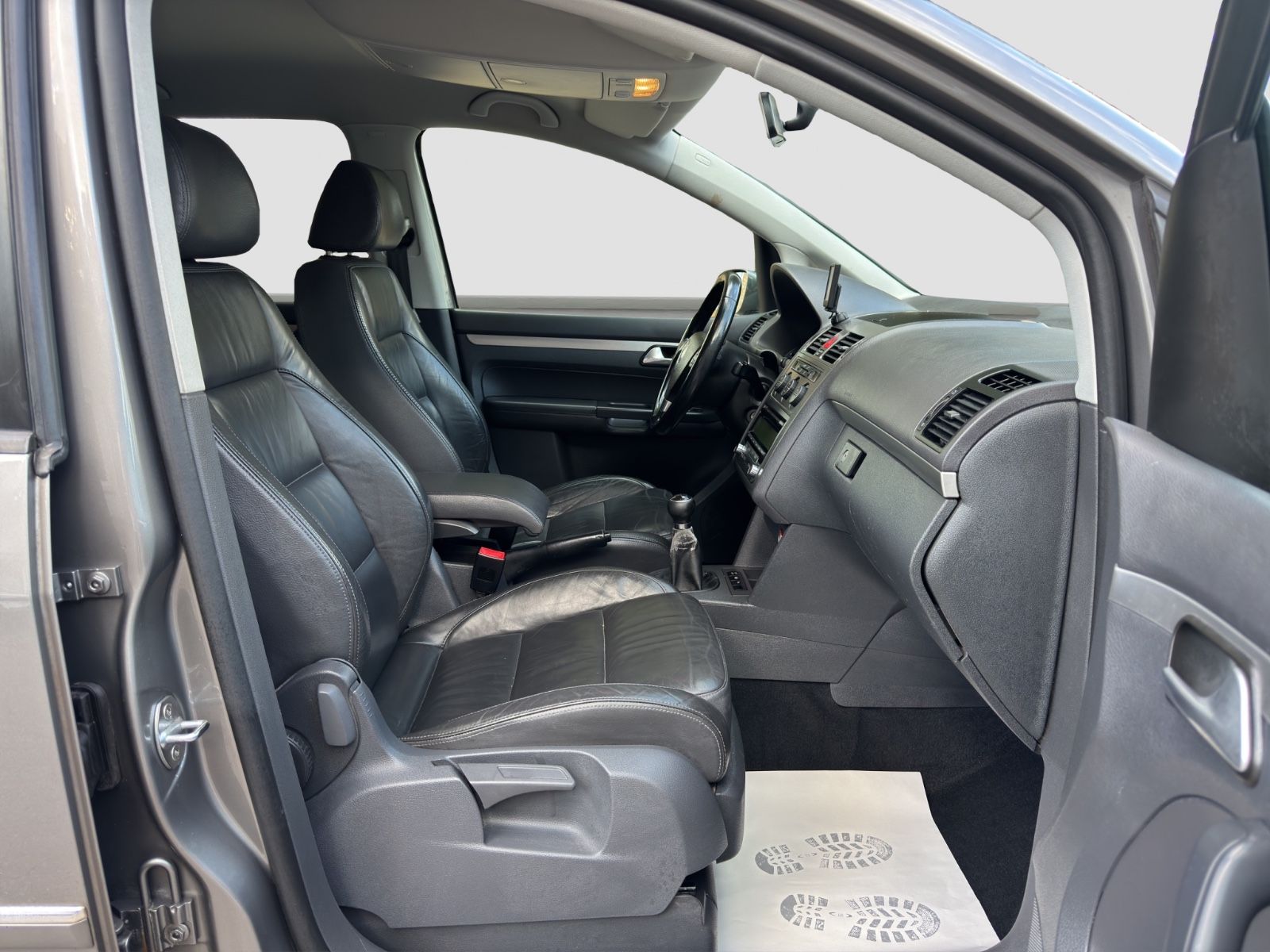 Fahrzeugabbildung Volkswagen Touran Highline EcoFuel/Klimaautom./PDC/Leder