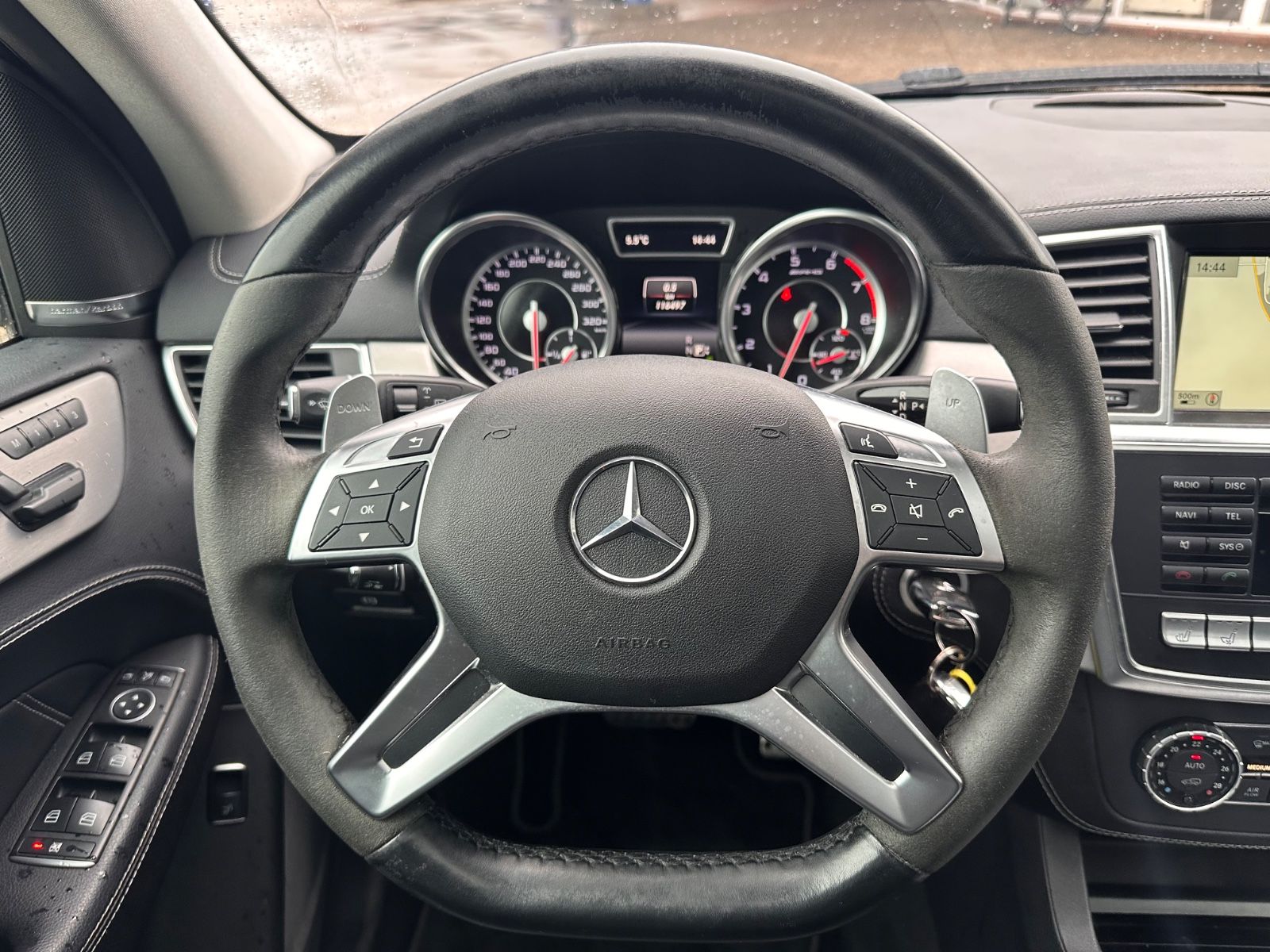 Fahrzeugabbildung Mercedes-Benz ML 63 AMG 4M Perform/AHK/Pano/Nachtsicht/21"/ACC