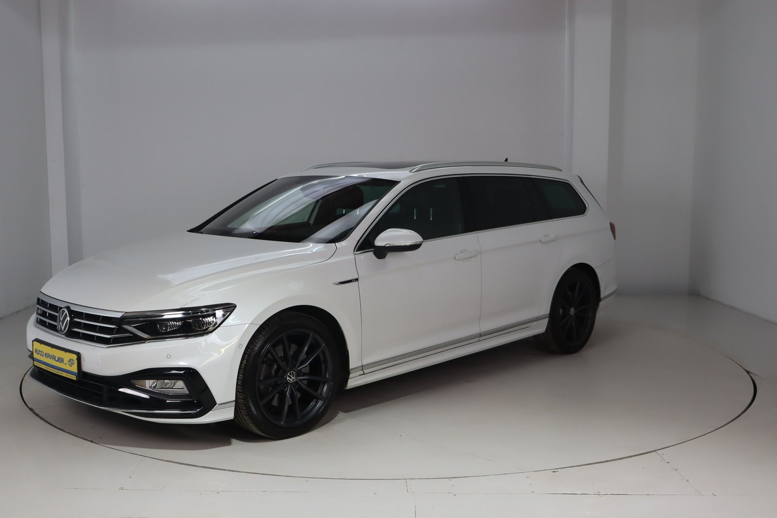 Fahrzeugabbildung Volkswagen Passat Variant 2.0 TSI R-Line 4Motion