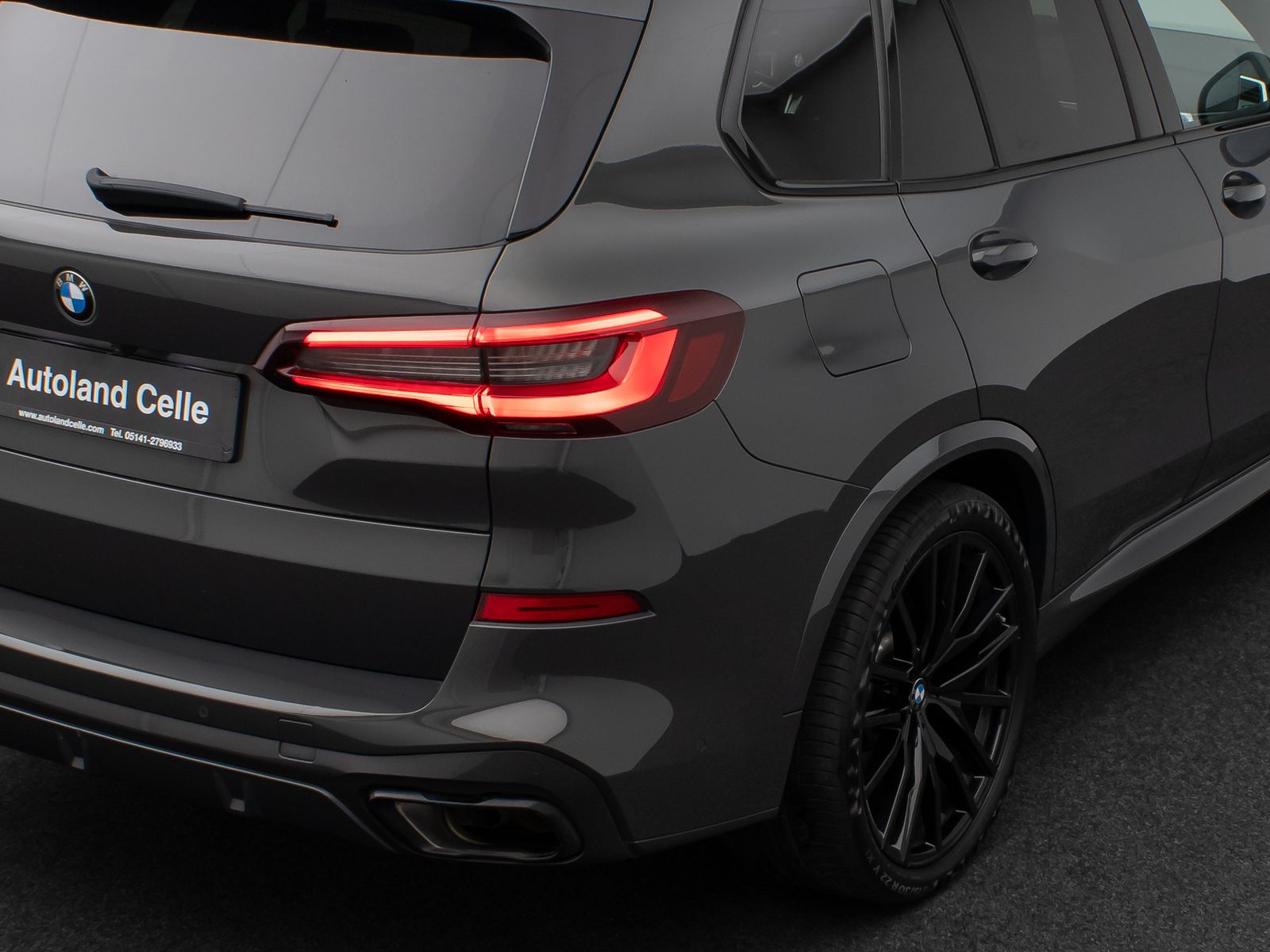 Fahrzeugabbildung BMW X5 M50i Panoram 360°HUD DAB HiFi Massage AHK 22"