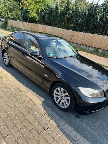 BMW 318i -