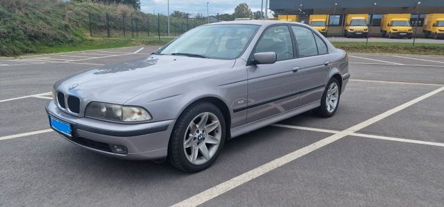 BMW 523i  E39