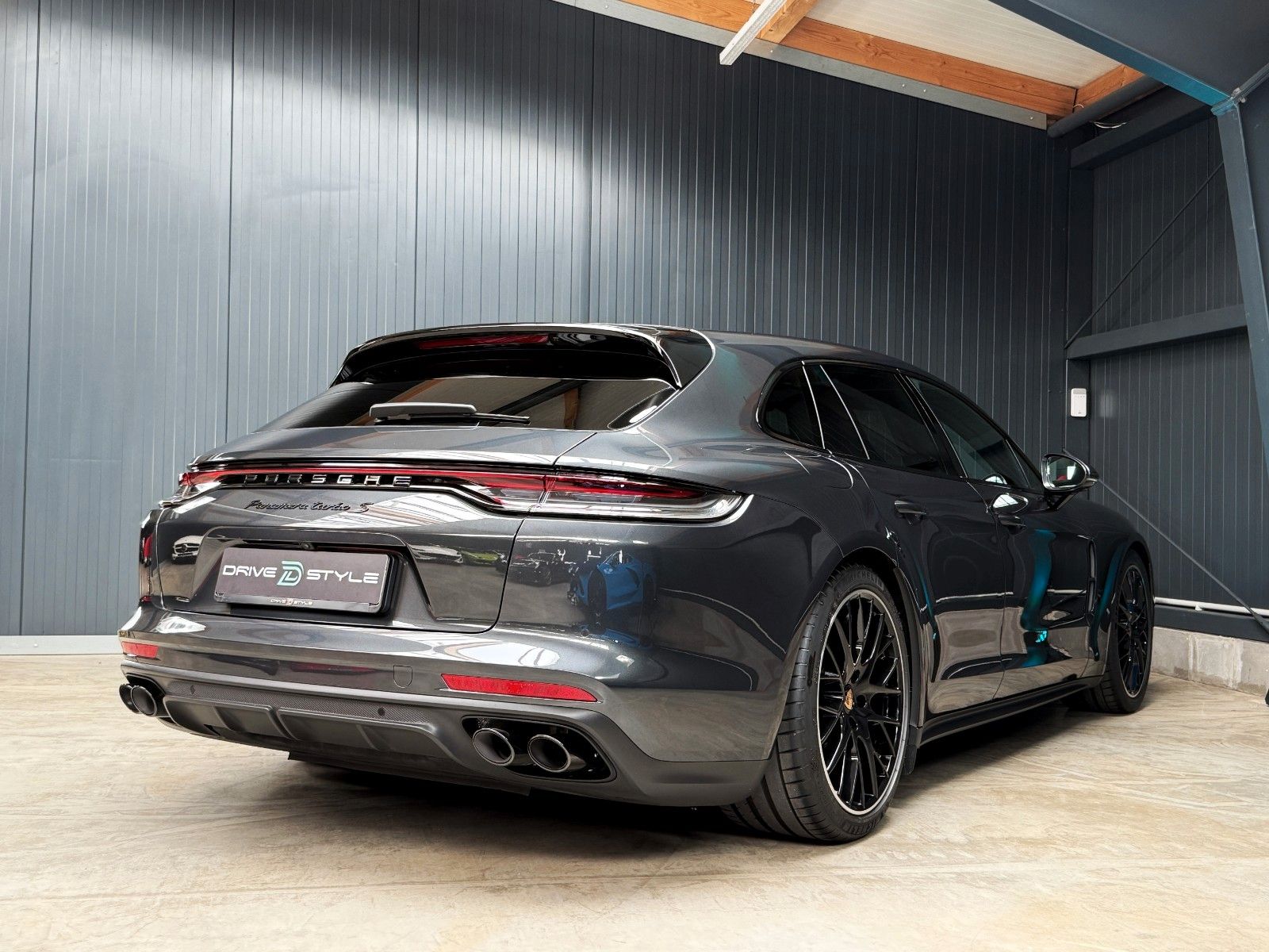 Fahrzeugabbildung Porsche Panamera Sport Turismo Turbo S + Approved + PCCB