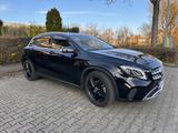 Mercedes-Benz GLA 220 4MATIC DCT - AHK- 1.Hand - Mercedes-Benz GLA 220 von privat
