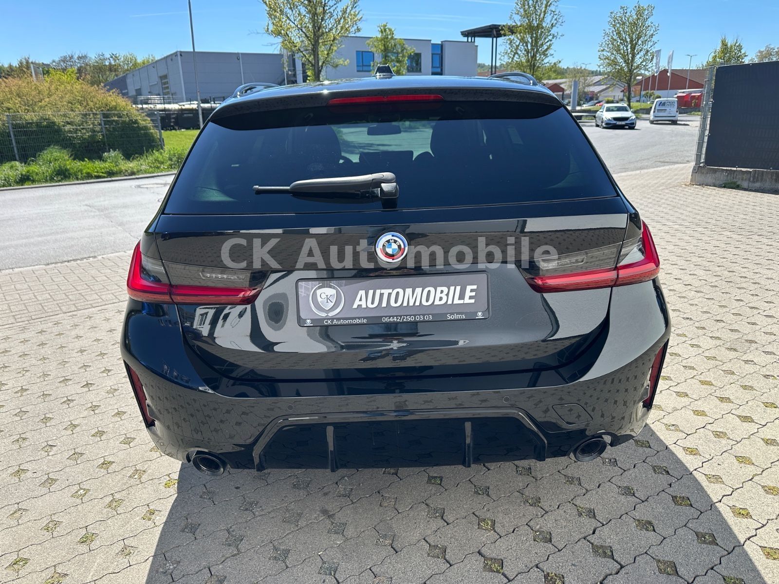 Fahrzeugabbildung BMW 320d Touring M-Sport Facelift/Shadow-Line/Navi