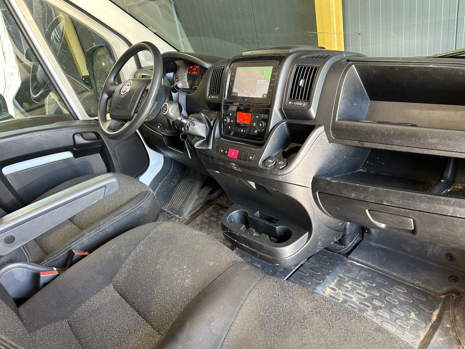 Fahrzeugabbildung Fiat Grossr.-Kasten 35 140 L4H2 RS: 4035 mm/3-SITZ