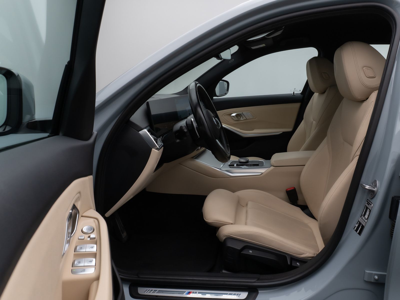 Fahrzeugabbildung BMW 320d M Sport Kamera DAB HUD Fernlichtassis Alarm