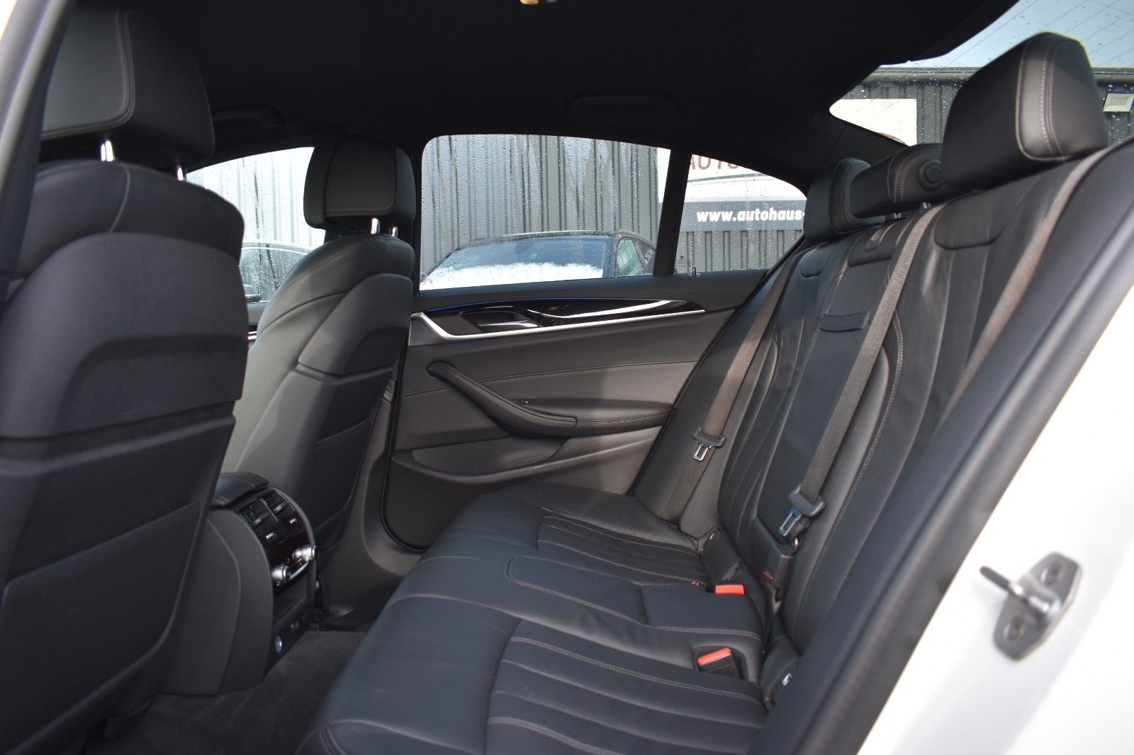 Fahrzeugabbildung BMW M550 i Limo. xDrive DAB Gestik Massage HUD ATM