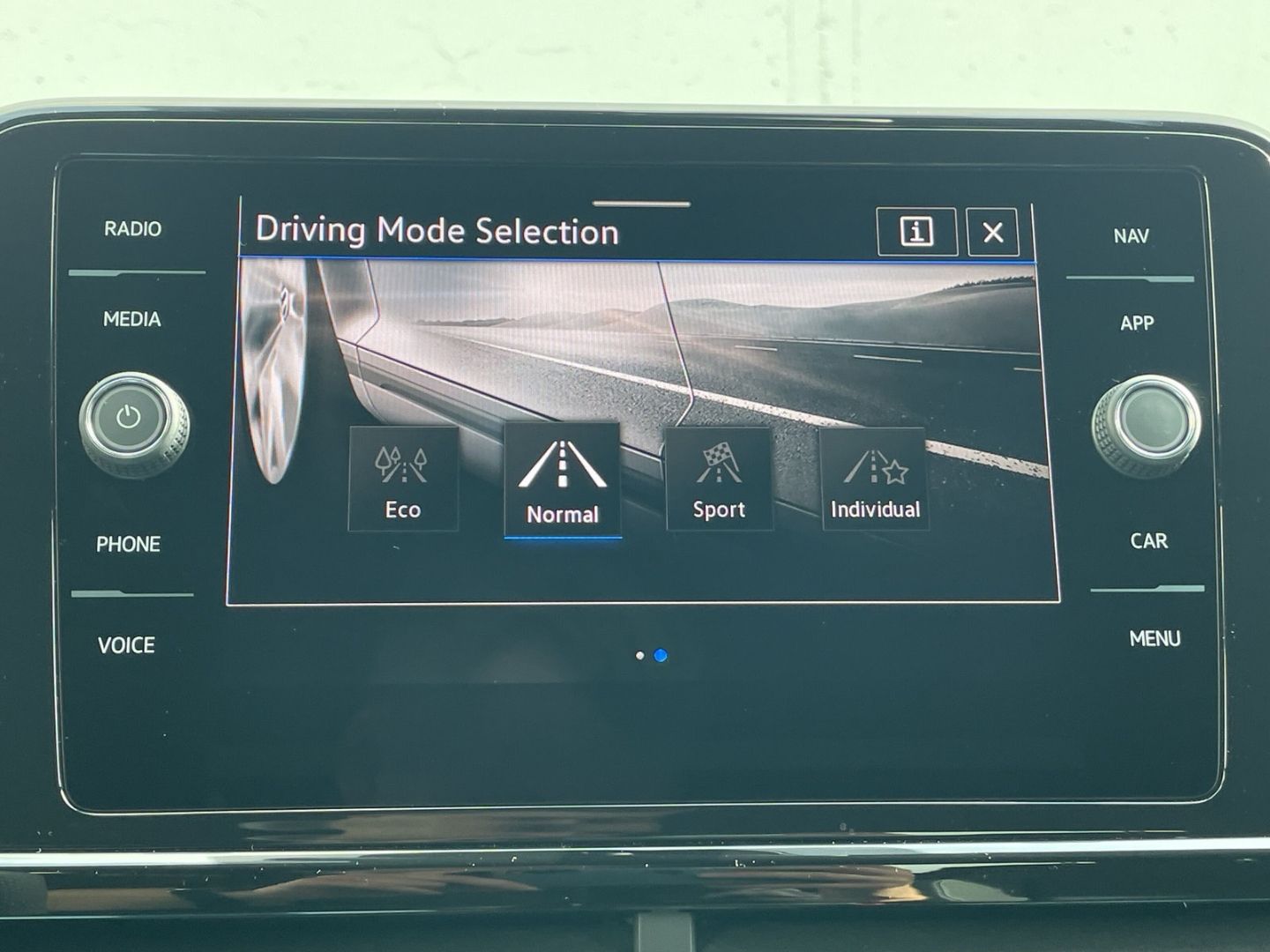 T-Roc 1.5 TSI DSG R-Line Kamera/Matrix/Keyless/A