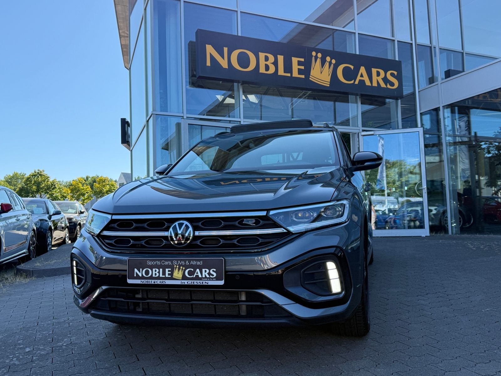 Fahrzeugabbildung Volkswagen T-Roc R-Line 1.5 l TSI  PANO ACC LED NAVI