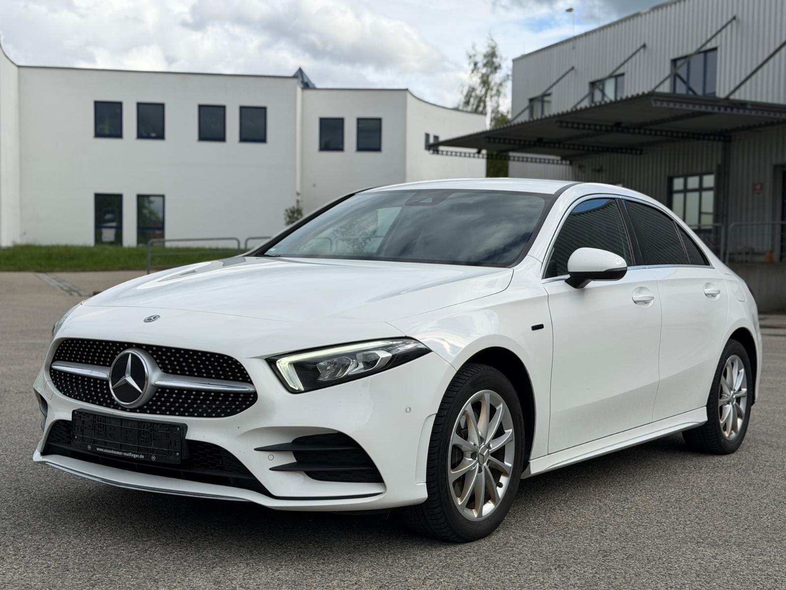 Mercedes-Benz A 250 A Limousine A 250 e AMG Line