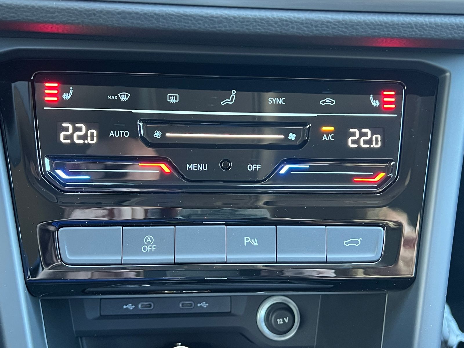 Fahrzeugabbildung Volkswagen Touran Comfortline 1.5 TSI DSG *7-Sitzer, Easy-O