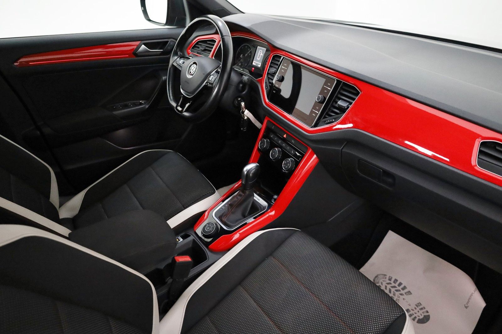 Fahrzeugabbildung Volkswagen T-Roc Sport 4M Navi,ACC,SH,PDC,Apple CarPlay,+WR