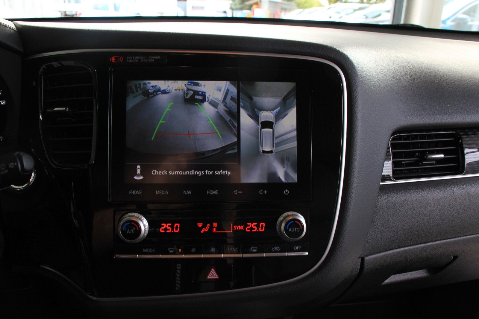 Fahrzeugabbildung Mitsubishi Outlander PHEV Top 4WD