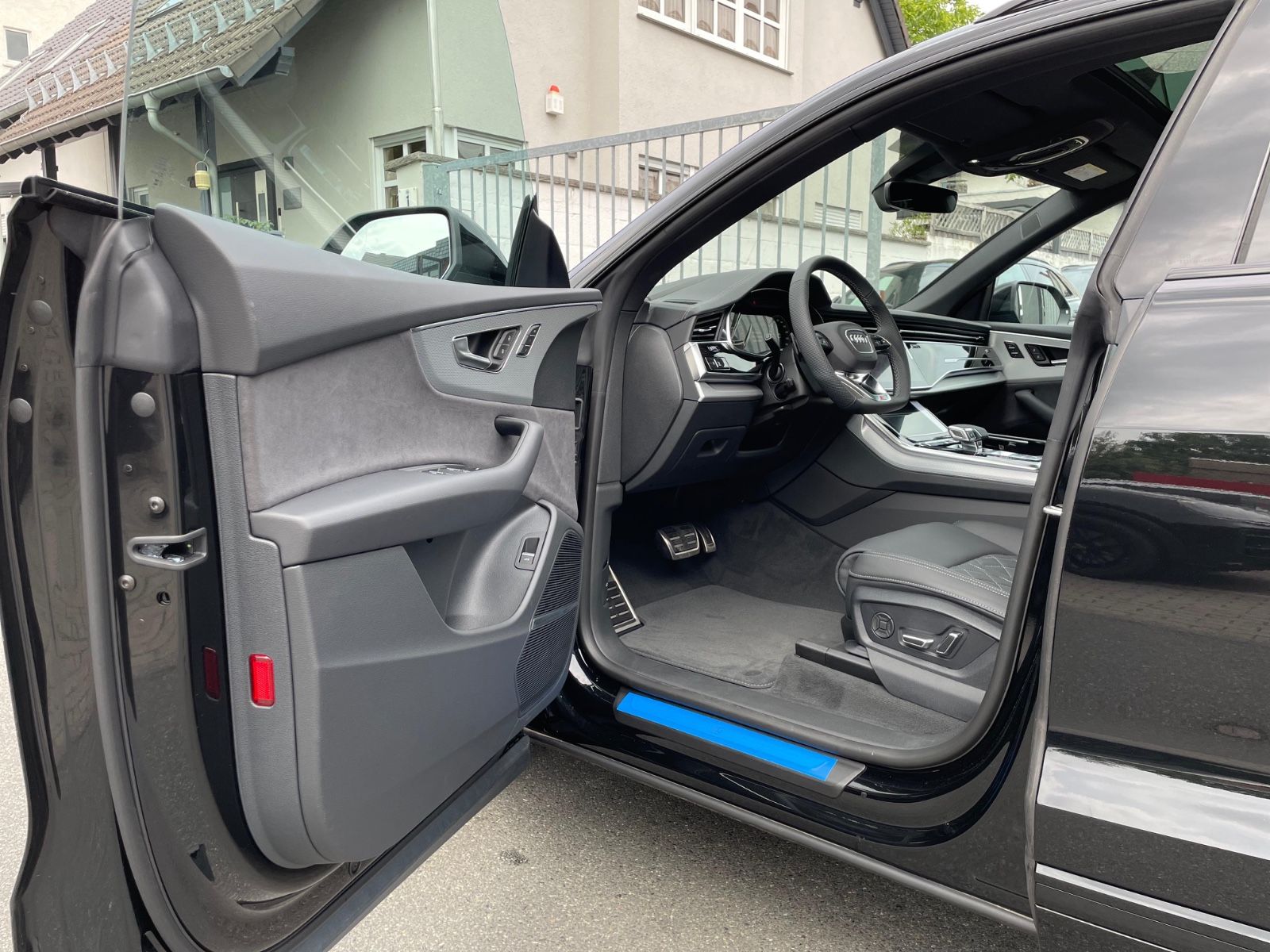 Fahrzeugabbildung Audi Q8 50 TDI Facelift |SLine|HUD|Softclose|23"|B&O|