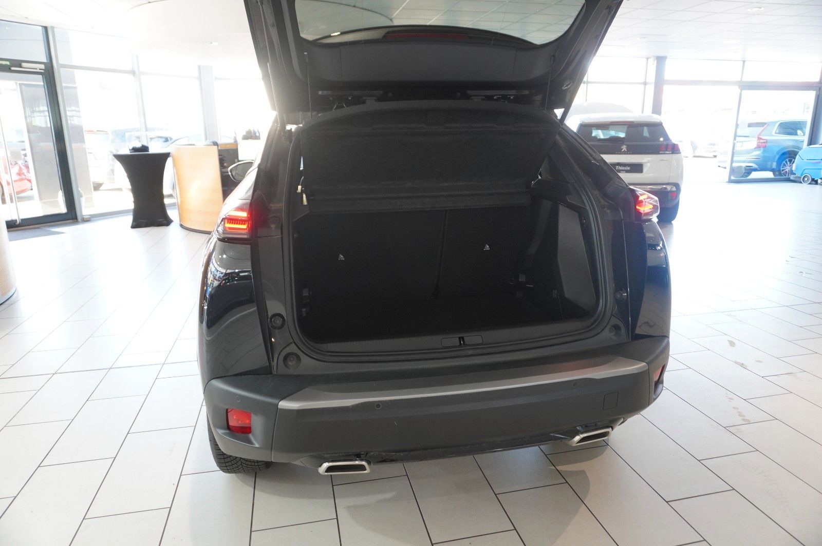 Fahrzeugabbildung Peugeot 2008 1.2 HYBRID ALLURE E-DSC NAVI/LED/SPORT/VIRT