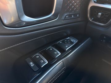 Kia Sorento 2.2D Platinum AWD DCT8 Glasdach 7 Sitzer