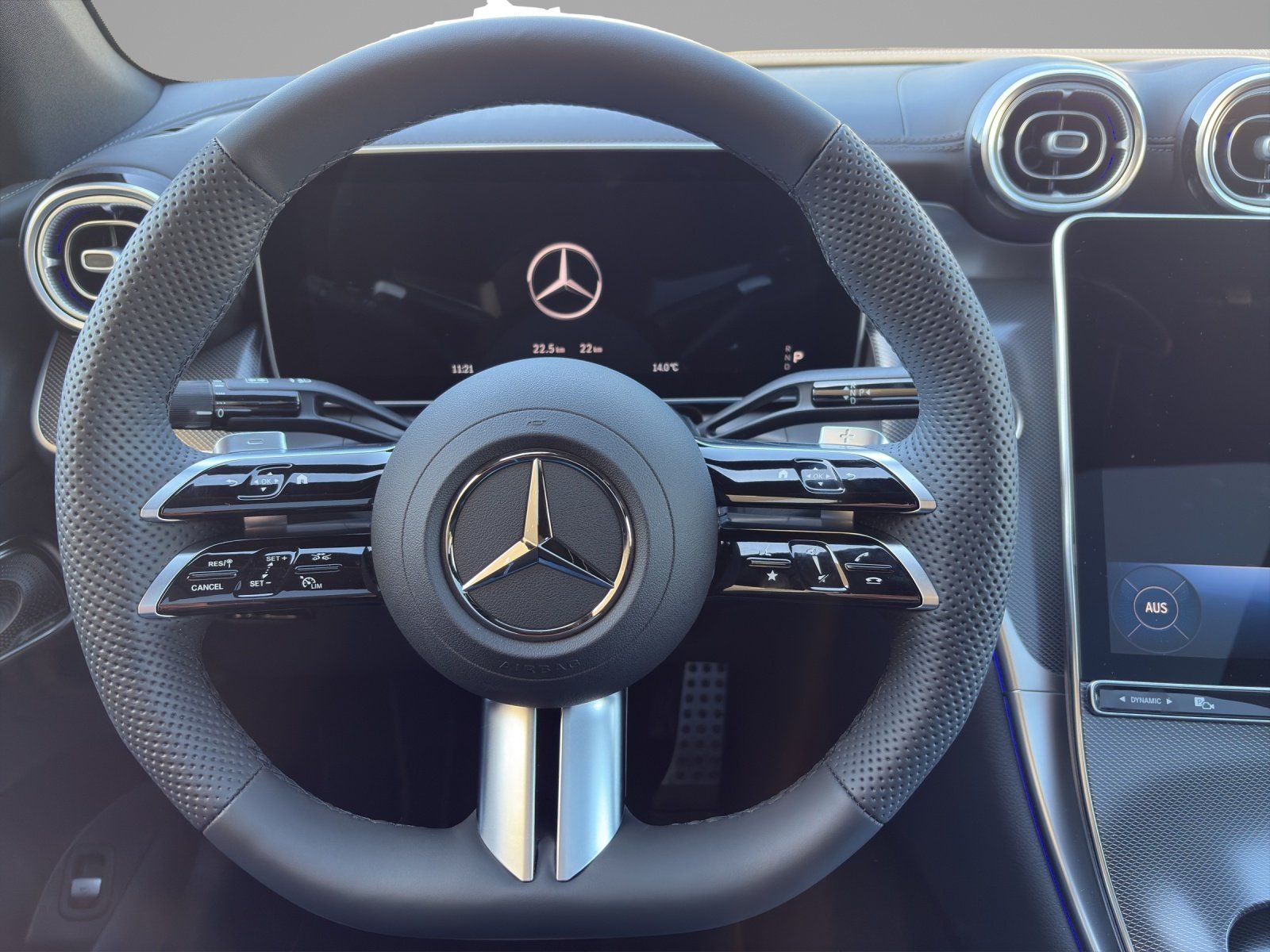 Fahrzeugabbildung Mercedes-Benz GLC 300 d 4M AMG 360° DIG.LIGHT AHK PSD Burmest
