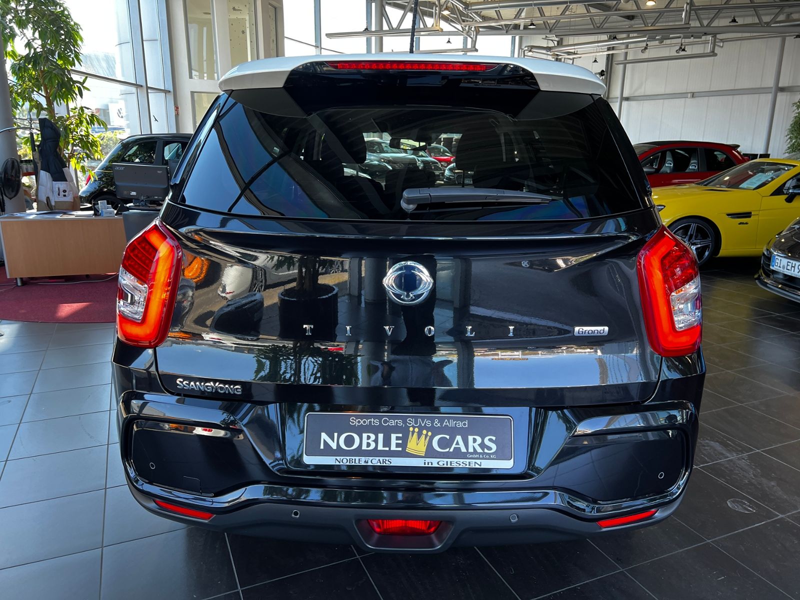 Fahrzeugabbildung Ssangyong Tivoli Grand Fizz 4x2 AHK RFK LED NAV